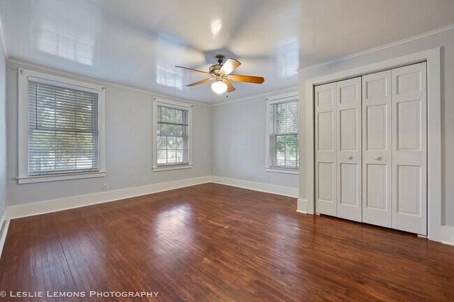Building Photo - 241 W Van Buren Ave
