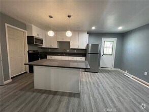 Building Photo - 801 N Sabina St