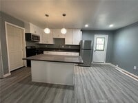 Building Photo - 801 N Sabina St
