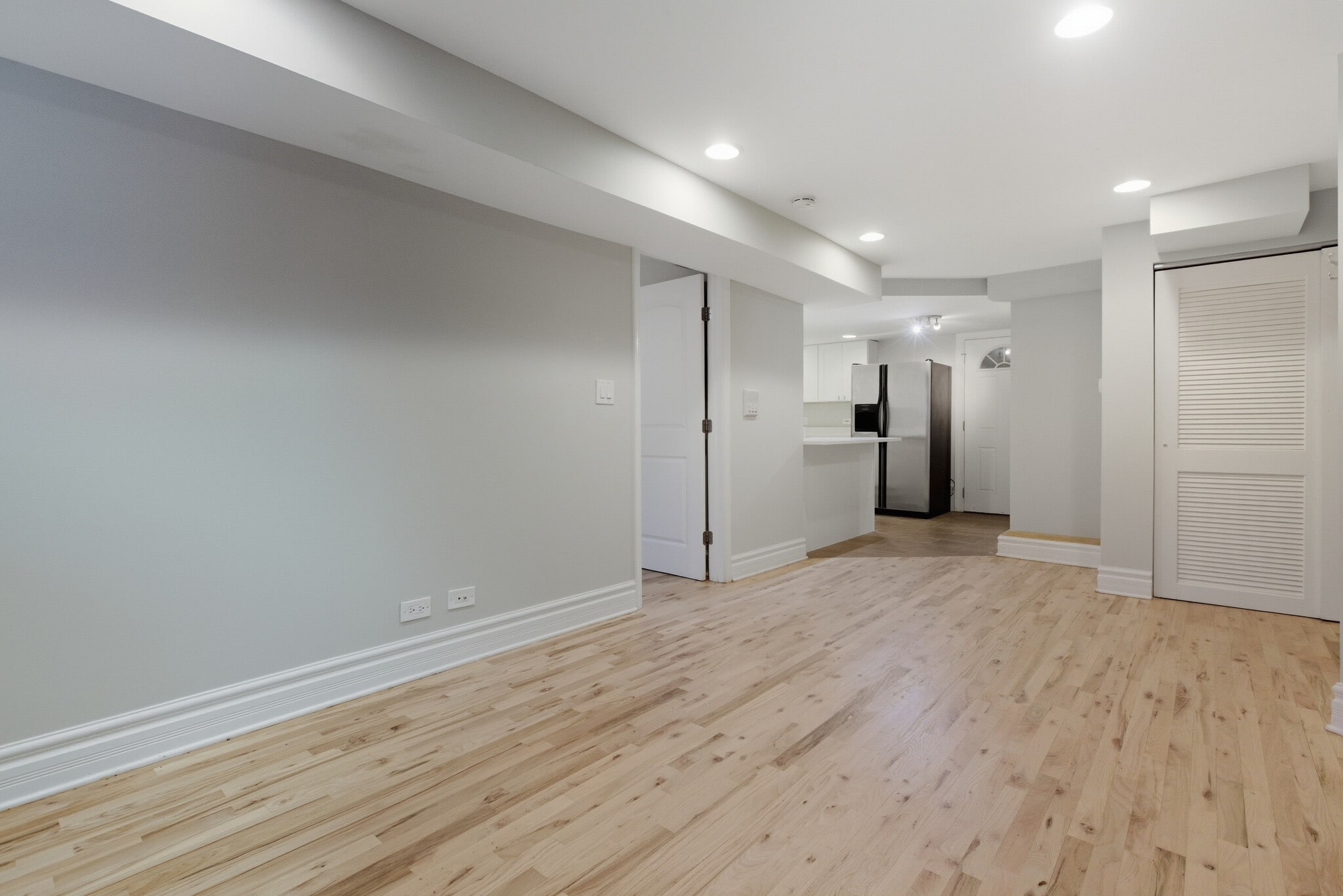 Building Photo - 5611 N Glenwood Ave