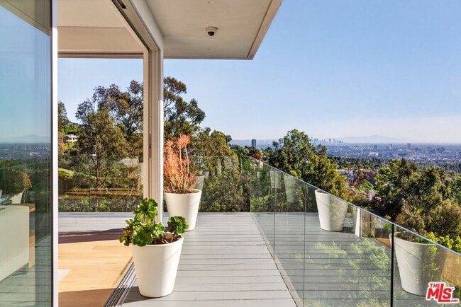 Building Photo - 9894 Beverly Grove Dr