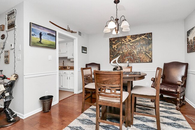 Building Photo - 9252 N Vicksburg Park Ct