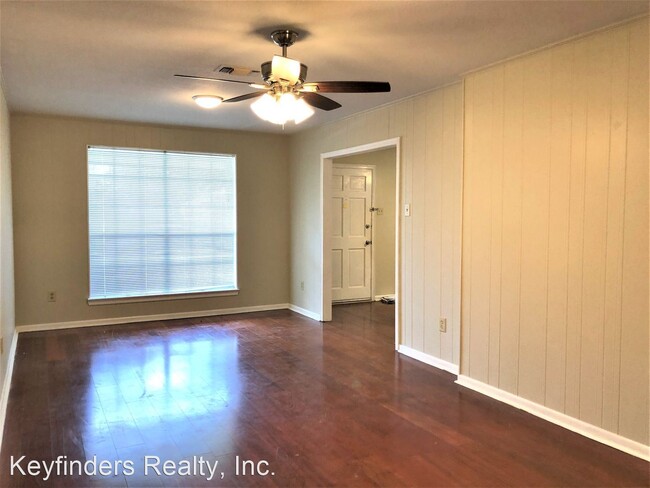 Building Photo - 4 br, 2 bath House - 2860 Donald Drive