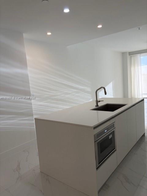 Building Photo - 700 NE 24th St