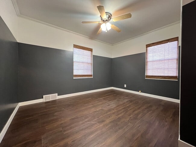 Building Photo - 3023 Van Buren Ave