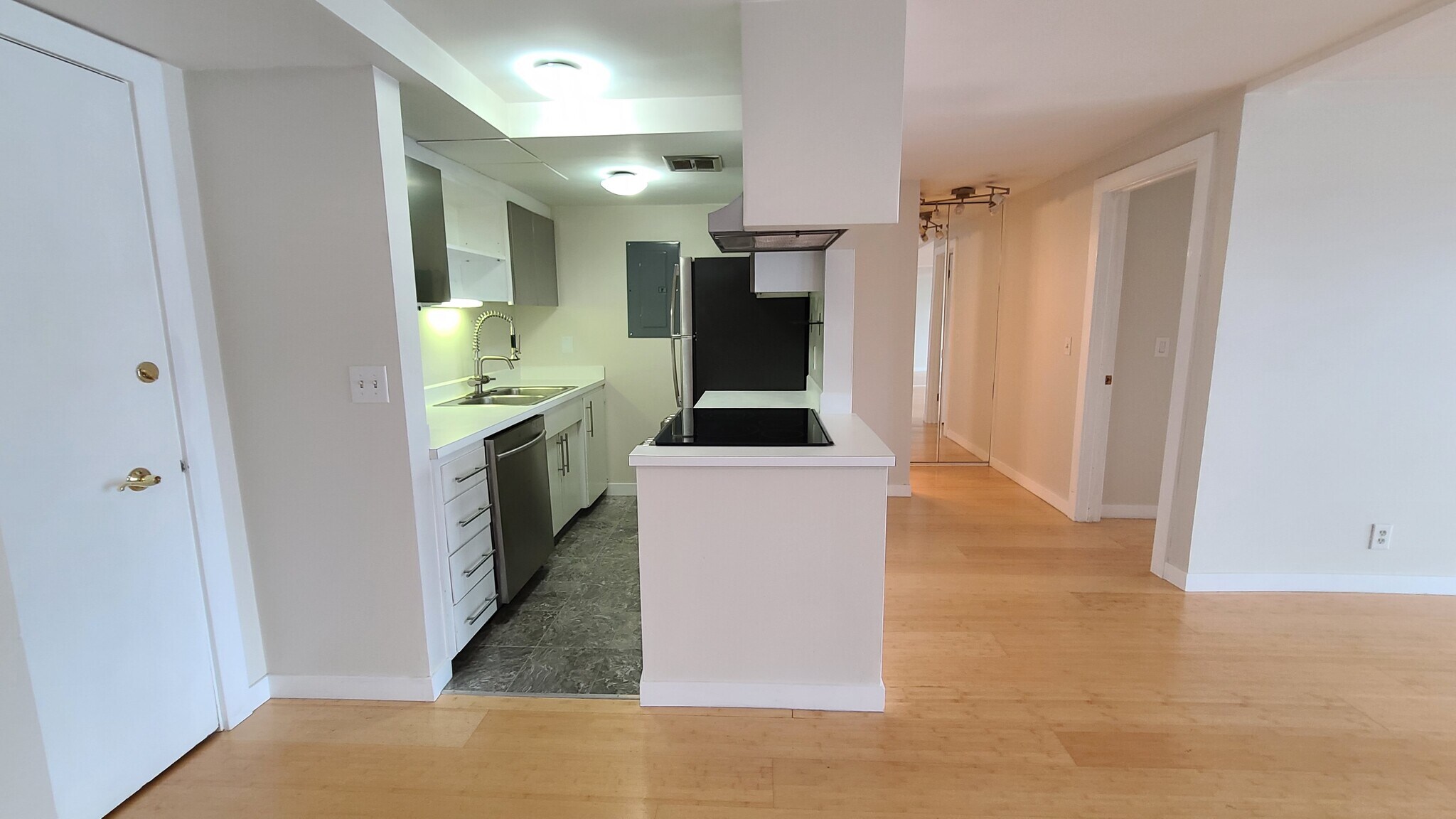 Building Photo - 2301 Fairview Ave E