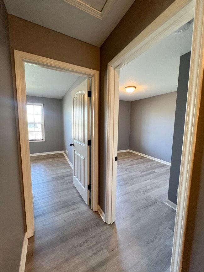 Building Photo - Gorgeous Single-Family--Fenced Backyard and Bonus Room!