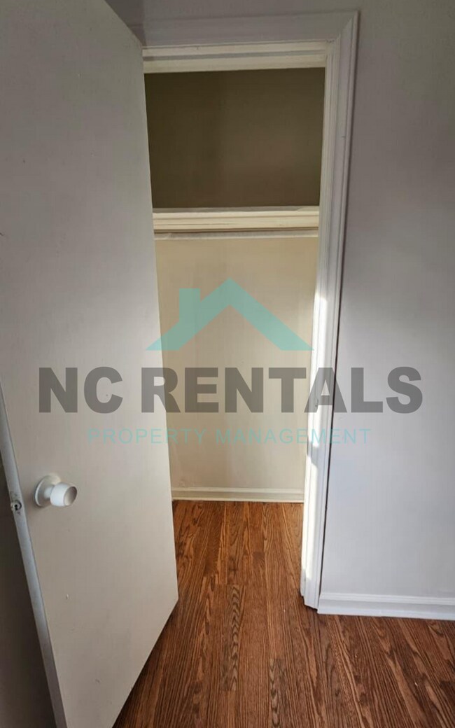 Building Photo - 332 Park Ave