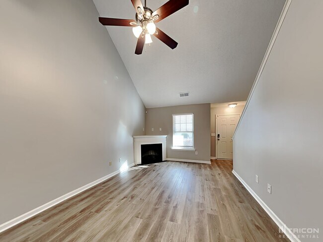 Building Photo - 301 Lauren Dr