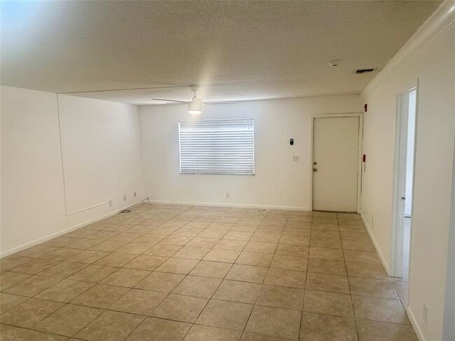Building Photo - 8507 Sunset Dr