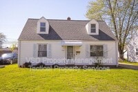 Building Photo - 374 E 232nd St