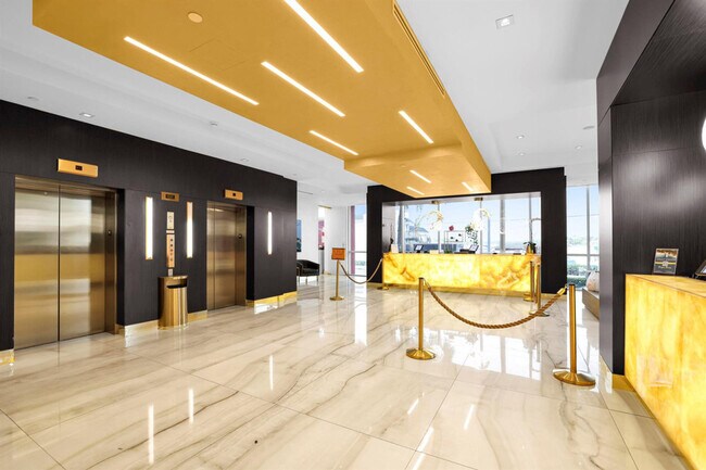 Building Photo - 777 N Ocean Dr