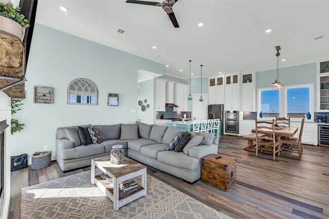 Building Photo - 312 Seagrass