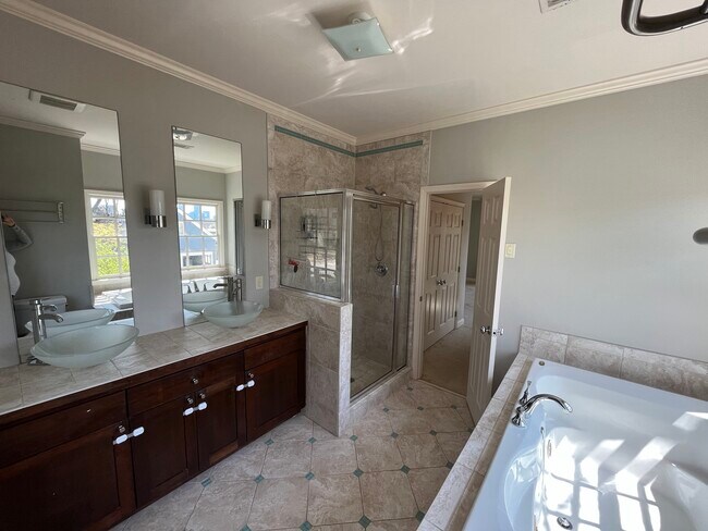 Master Bathroom - 1475 Groveland Ave NW