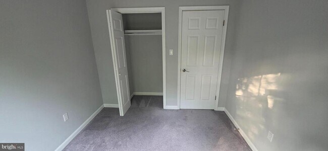 Building Photo - 1353 Templeton Pl
