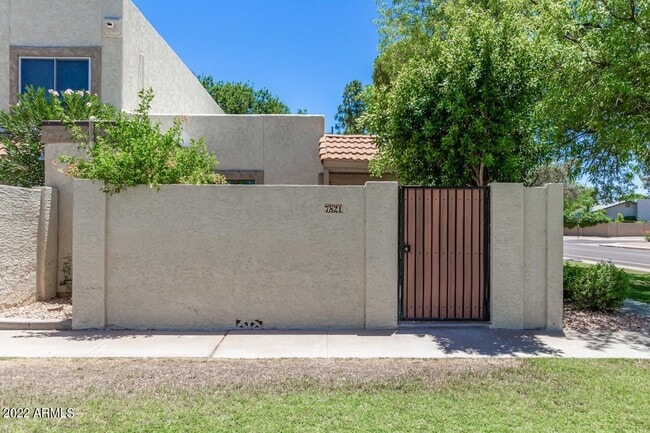 Building Photo - 7821 E Valley Vista Dr