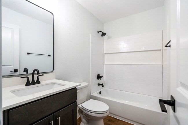 Building Photo - 1521 S Rusk Ave