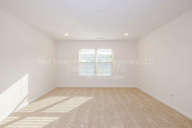 Building Photo - 317 Planters Trace Ln