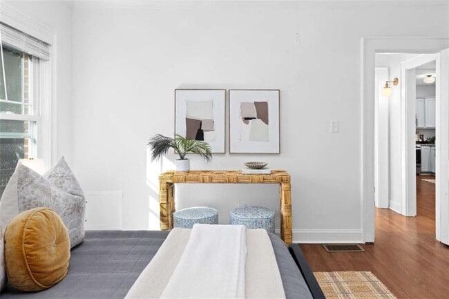 Building Photo - 987 Alloway Pl SE