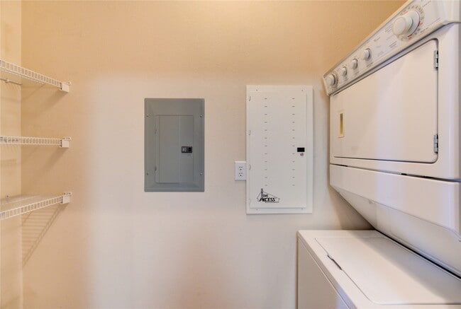 Building Photo - 2299 Lone Star Dr