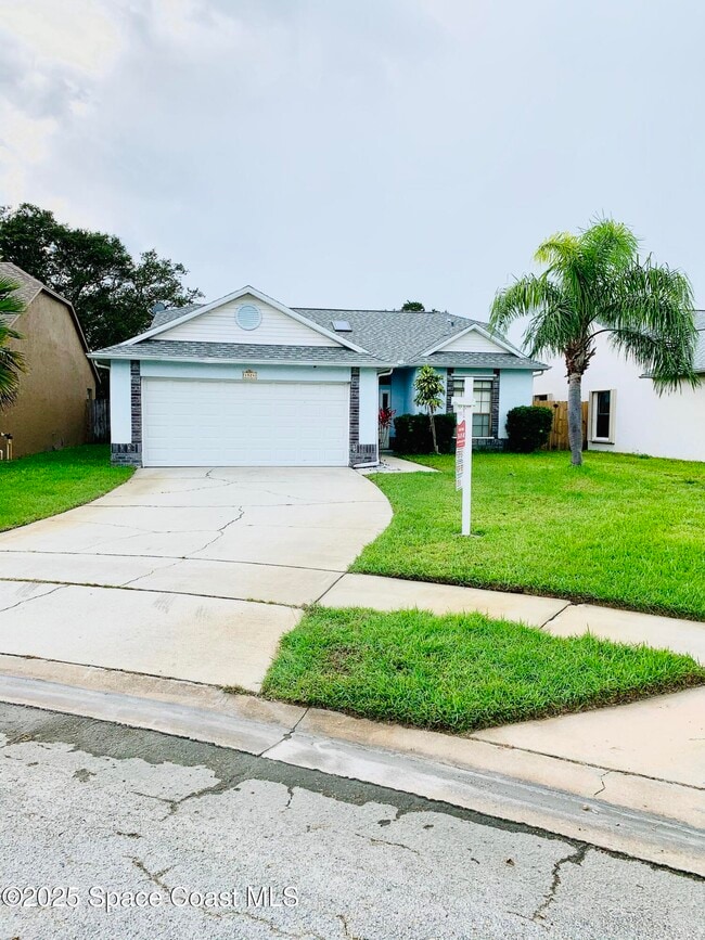 Primary Photo - 1524 Clover Cir