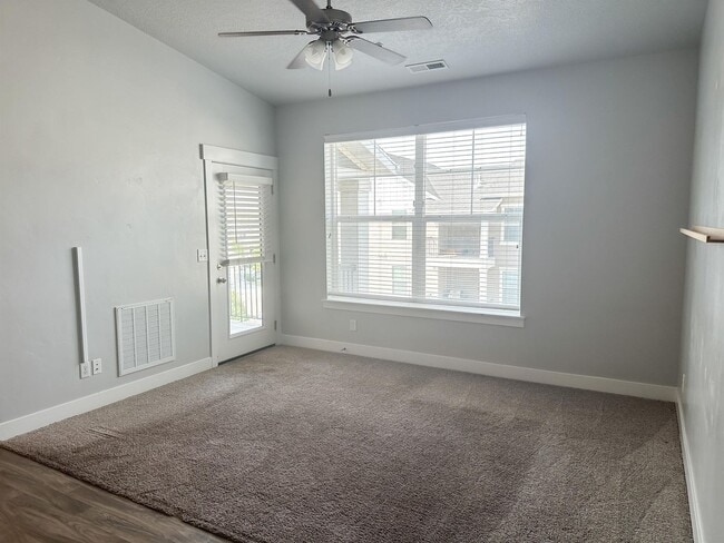 Building Photo - Newer Vineyard Condo for Rent! Next to Utah Valley University!!