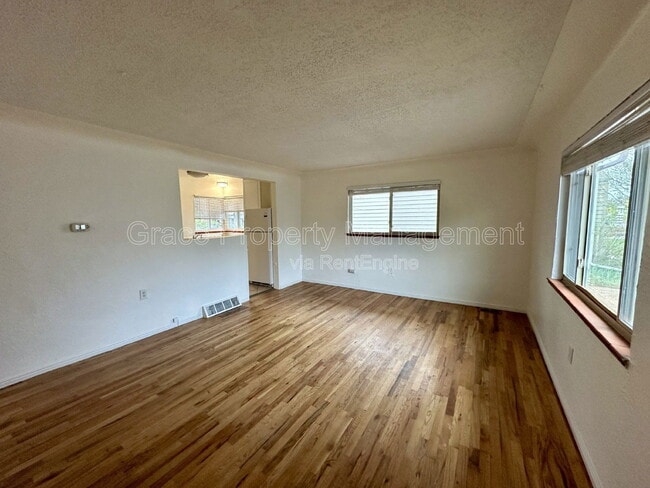 Building Photo - 1330 Otis St