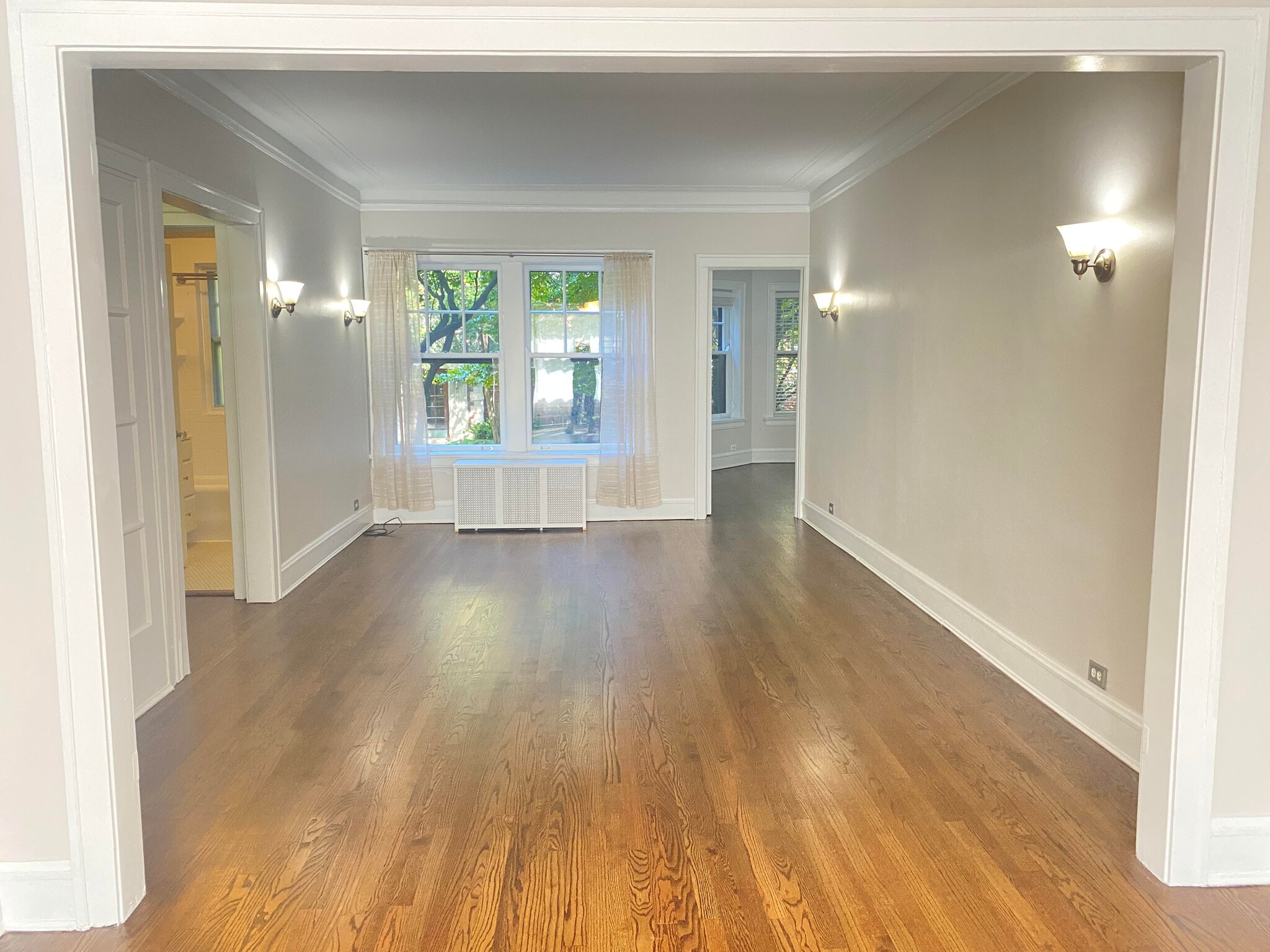 Living room - 834 Hinman Ave