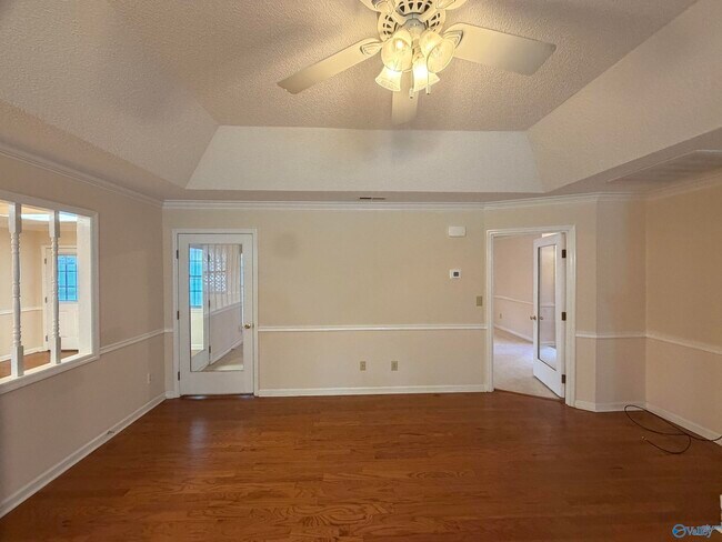 Building Photo - 701 Rigel Dr SW