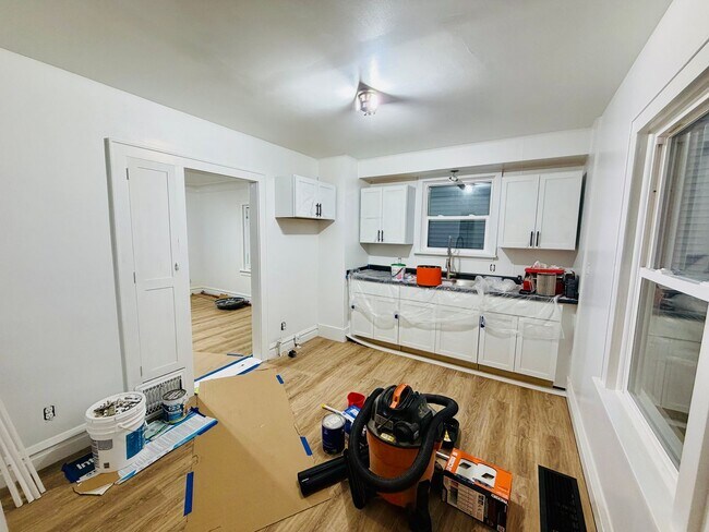 Building Photo - 1301-1303 Hammond Ave