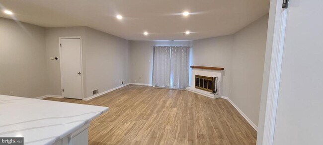 Building Photo - 433 Carmarthen Ct