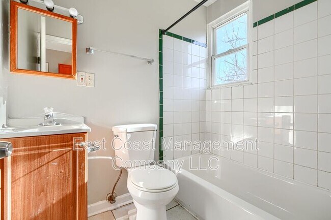 Building Photo - 2860 W Baltimore St