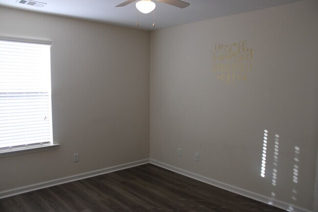 Building Photo - 234 Beckingham Dr