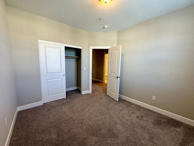 Building Photo - 1860 Sea Horse Rd