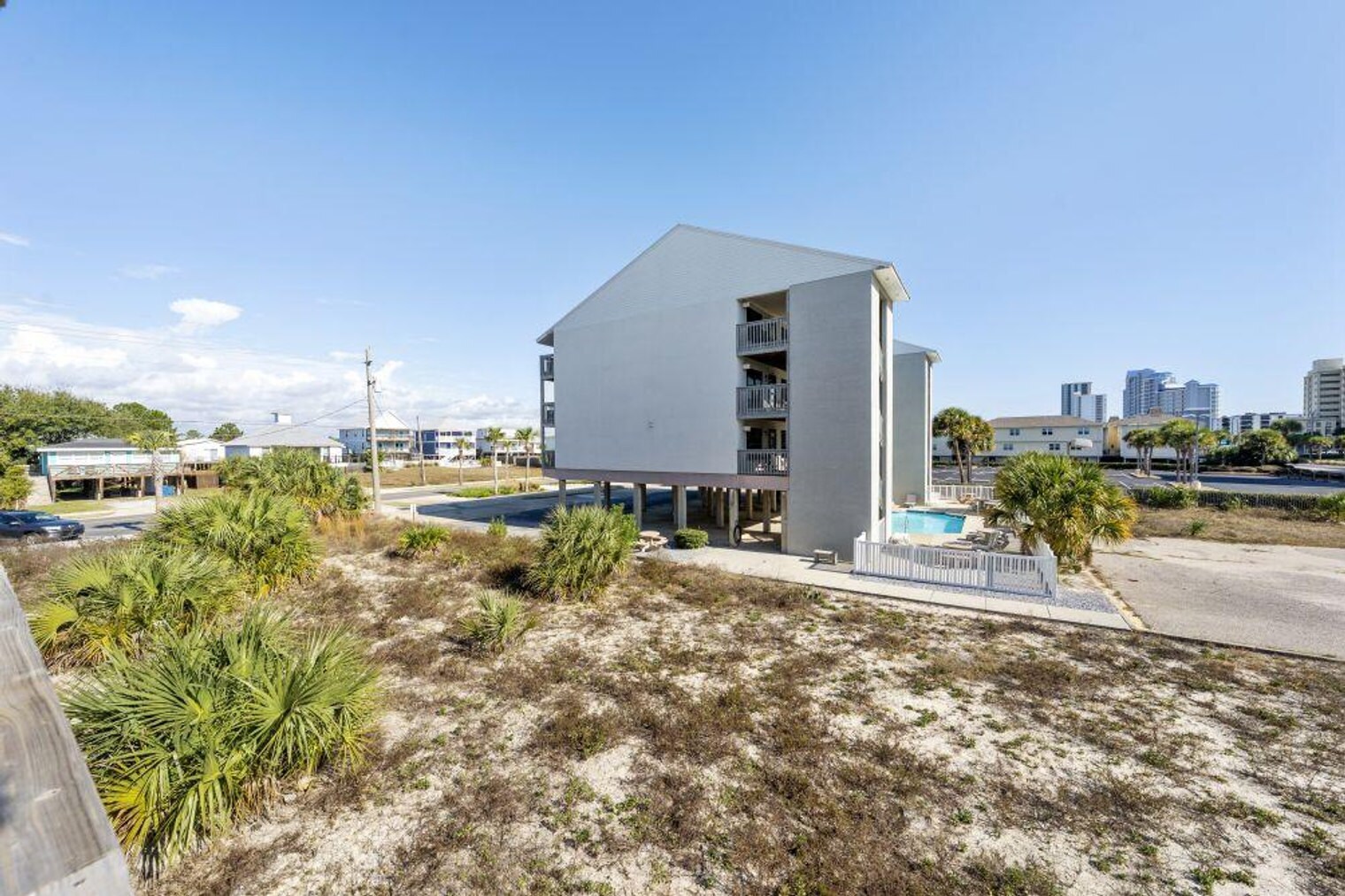 Building Photo - 344 E Beach Blvd