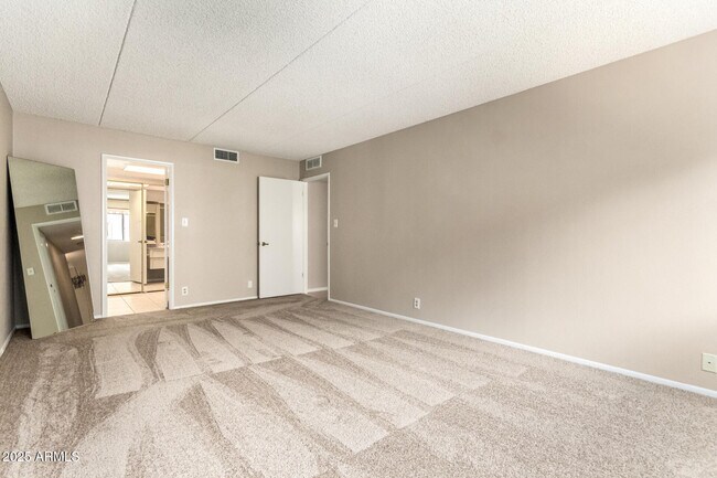 Building Photo - 7930 E Camelback Rd