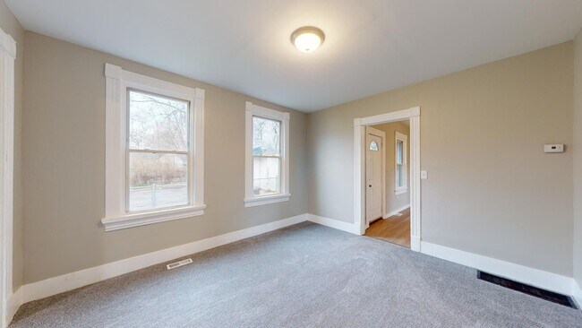 Building Photo - 3218-22 Walton