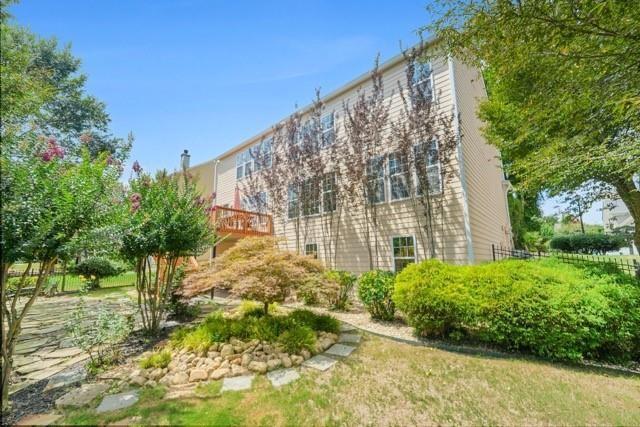 Building Photo - 585 Marylebone Dr