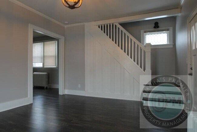Building Photo - 2 Bed + an Office/ 1 Bath House by UNMC