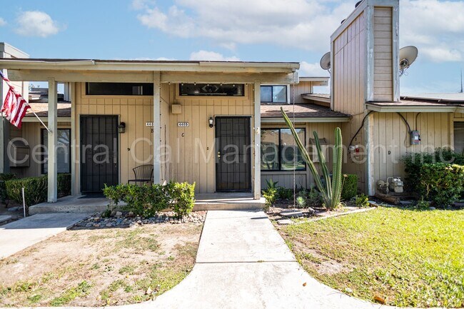 Building Photo - 2 Bedroom/2 Bath Condo - $1495 per Month!