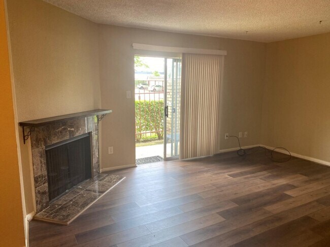 Building Photo - 2120 El Paseo St