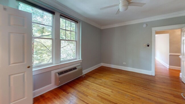 Building Photo - Updated Kalorama One Bedroom on Quiet Street