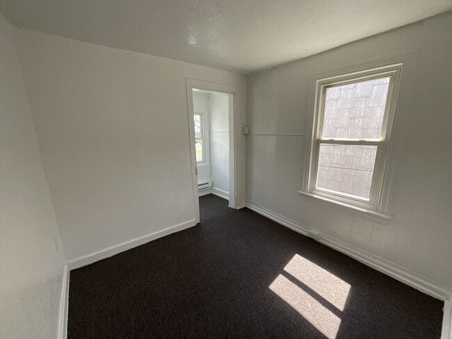 Building Photo - 443 S Duke St