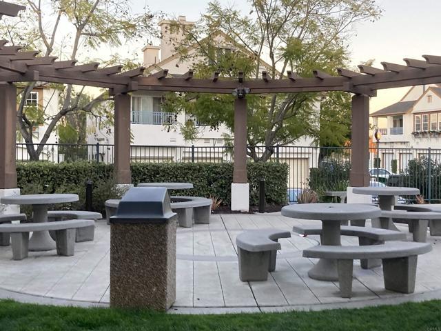 Building Photo - 16941 Meadowlark Ridge Rd