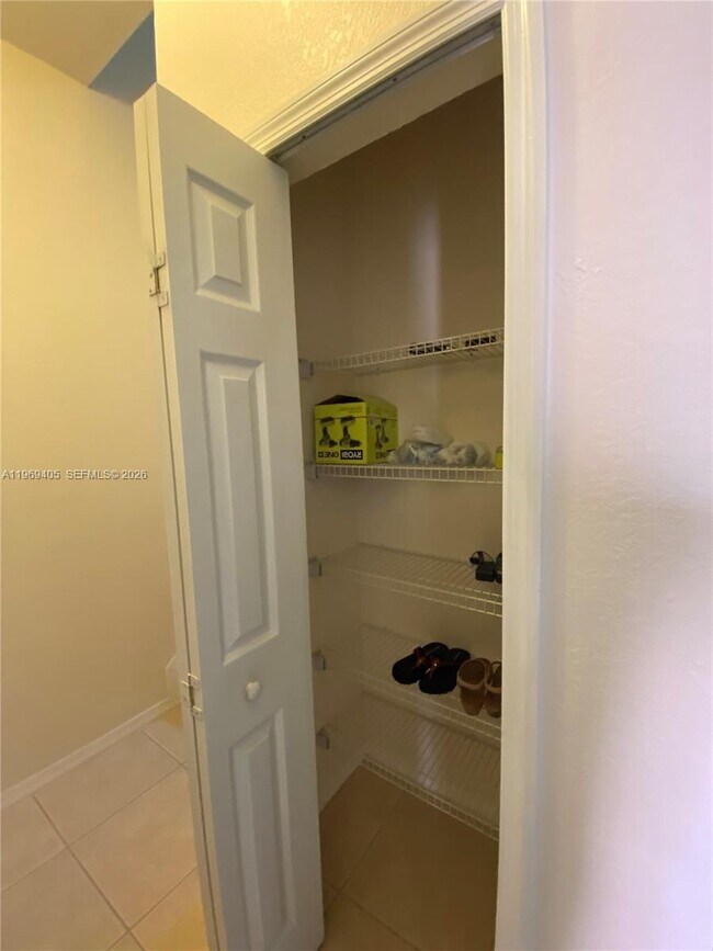 Building Photo - 1978 SE 23rd Terrace