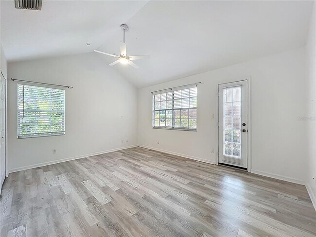 Building Photo - 332 Harris Ave