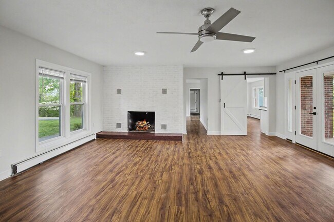 Building Photo - 415 Mountain View Rd