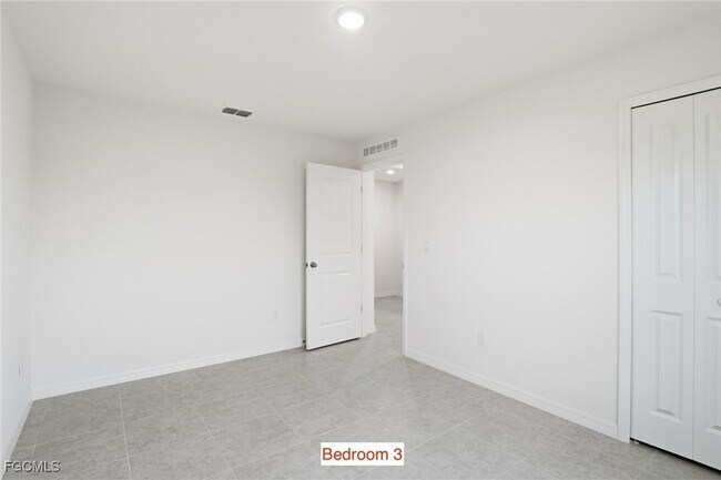 Building Photo - 3418 20th St SW