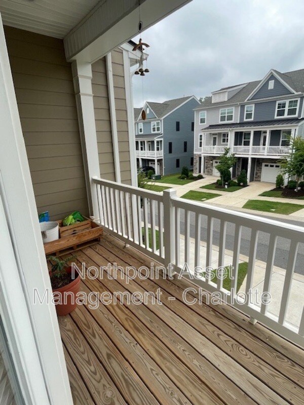 Building Photo - 10415 Glenmere Crk Cir