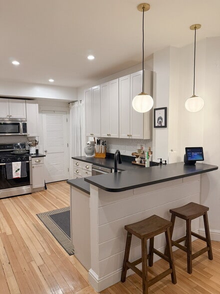 Building Photo - 9 Edison Grn